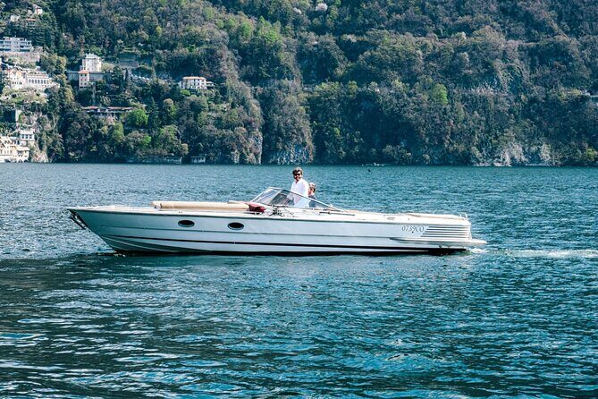 1 Hour Private and Guided Cruise on Lake Como by motorboat - The breakwater and the Life Electric sculpture by Daniel Libeskind