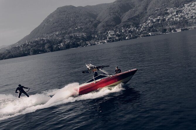1H Wakeboard and Wakesurf on Lake Como with Mastercraft Boat - Meeting at Lungo Lario Trieste: get your bearings early