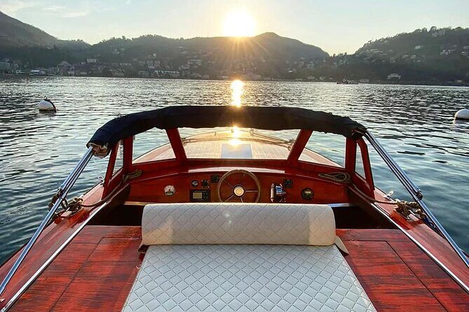 2 Hours Private Wooden Boat Tour on Lake Como 6 pax - Moltrasio and Laglio: Oleandra and the Clooney connection