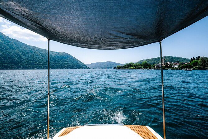 2H Private Cruise Lake Como Tender yacht Invictus 6 pax - Comfort and the onboard experience: shade, safety, and the photo help