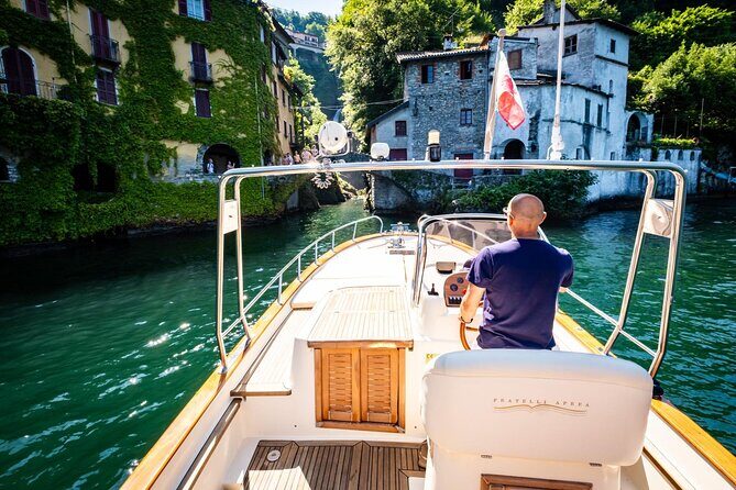 2H Private Cruise on a beautiful wooden speedboat on Lake Como - Laglio and the Clooney coast: why this 20-minute stretch matters