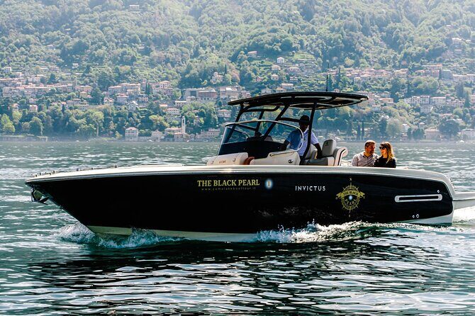 2H Private Cruise on Lake Como Tender yacht Invictus 9 pax - Getting on the tender yacht Invictus without losing time