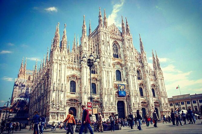3-Hour Milan City Tour with The Scala Theatre - small group tour - Piazza dei Mercanti and Bramante’s Illusion of Space