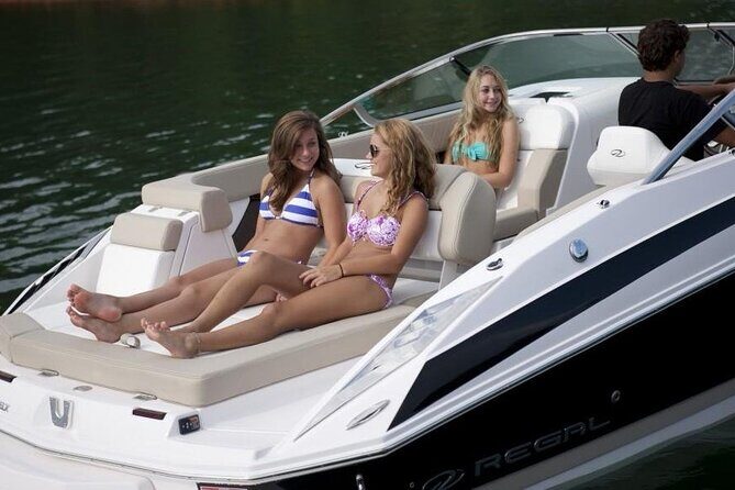 3 Hours Private Breathtaking Como Lake Boat Tour - Starting in Como: The Easy Launch Point You’ll Appreciate Later