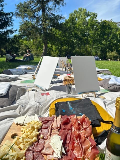 Art in the Park: Paint 'n Sip at Parco Sempione - The picnic setup: blanket, cushions, and supplies ready to go