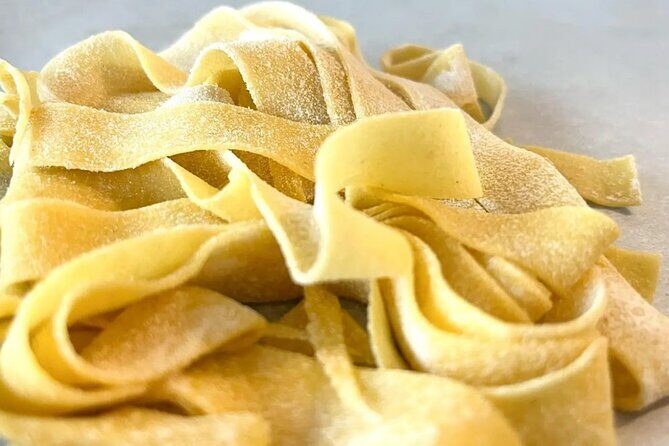 Bellagio Cooking Class in the Village + Villa Melzi - Meeting chef Alessandro Redolfi in a cozy apartment