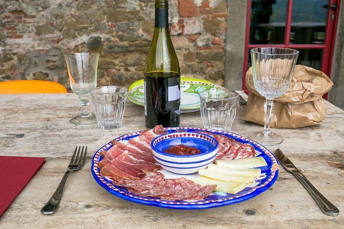 Cernobbio: Show Cooking & Dining at a Local’s Home - Show cooking you participate in, not just watch