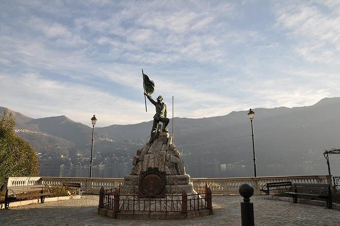 Como: Small-Group 2 Hours Walking Tour - Teatro Sociale: where a castle wall becomes a theatre wall
