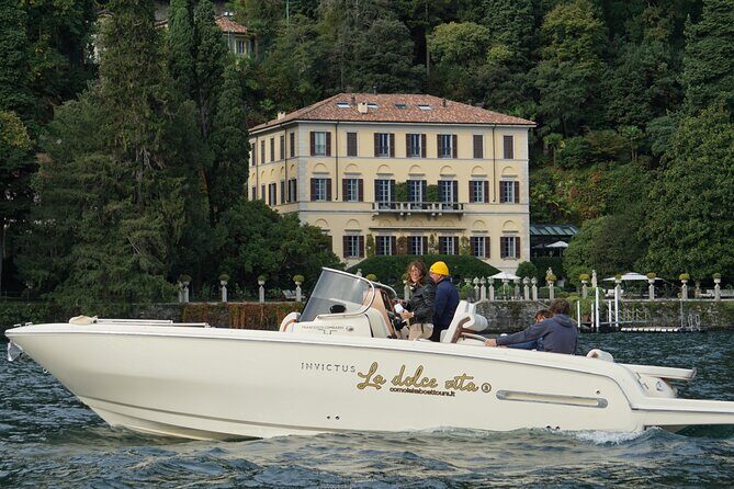 Dreamer tour(1 H) luxury boat aperitif onboard - The ride style: choose leisurely or go fast