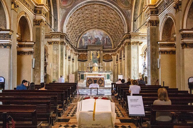 Explore Milan in 90 minutes with a Local - Group Size, Walking Pace, and How the Host Adapts