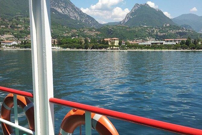 Full-Day Lake Garda and Desenzano del Garda from Milan - small group tour - Desenzano del Garda First: A Calm Lake Landing With a Local Guide