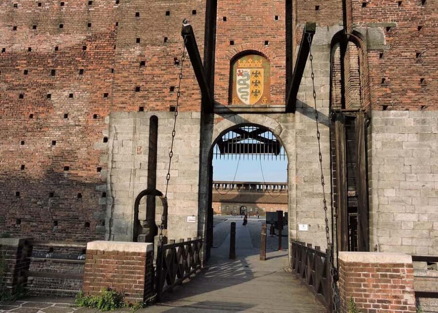 Guided Tour: Discover Sforza Castle and Michelangelo's Art - Courtyards, interiors, and the art of power