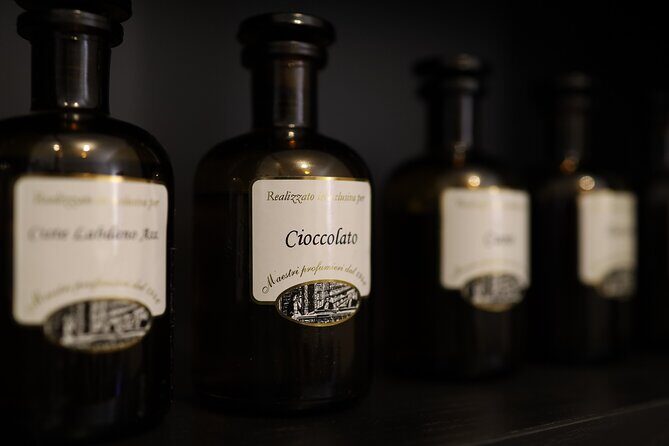 Italian Perfume Workshop in Milan - History of Italian luxury perfume: how it turns into real-world taste