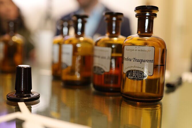 Italian Perfume Workshop in Milan - Inside the perfumery workshop: notes, layering, and your custom bottle