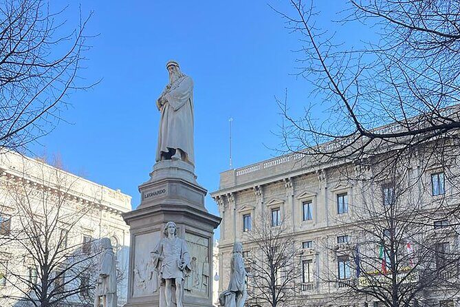 Jewish Guided Tour in Milan - San Babila: Milan’s general story in miniature