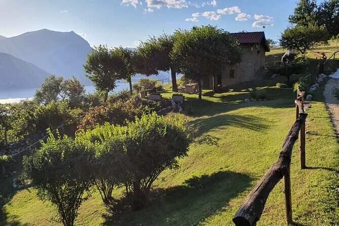 La 'Dolce Vita' Hike to Mountain House with Lake View Aperitivo - The Sentiero del Viandante hike: a short climb with real payoff