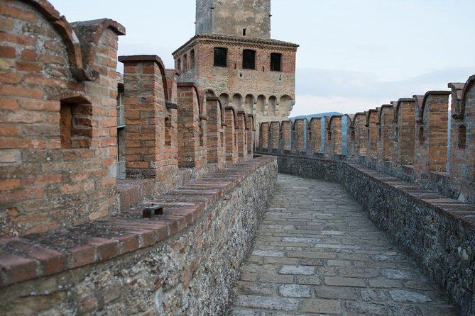 Medieval villages & Cremona Stradivari's town, tour from Milan - Medieval villages in Lombardy and Emilia-Romagna: Castell’Arquato and Vigoleno