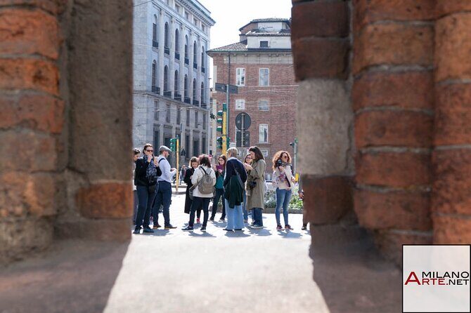 Milan, a city of art an history. Classic tour of Milan - The guide is the product: Annamaria and David-style explanations