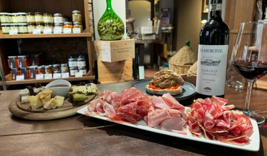 Milan: Aperitivo with Food Selection & a Glass of Wine - The food tasting plate: how to make it work with your wine