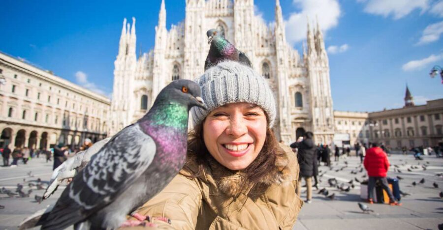 Milan Cathedral: Skip-the-Line Private Tour with Rooftop - Buying time at Duomo: what this private tour really gets you