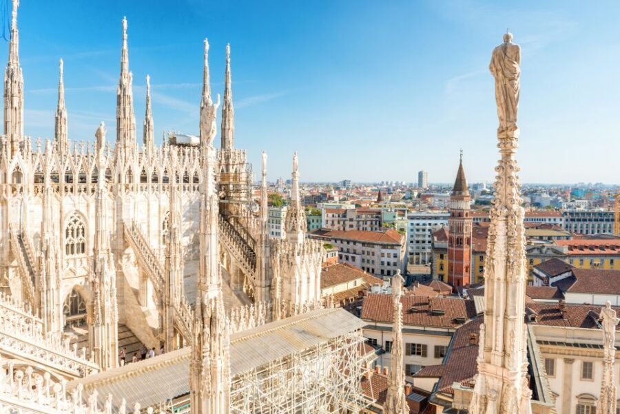 Milan Cathedral: Skip-the-Line Private Tour with Rooftop - Inside Milan Cathedral: Gothic details, 52 pillars, and famous artworks