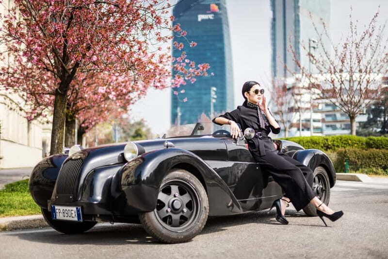 Milan: City Highlights Private Tour by Vintage Car - Bosco Verticale: that first “wow” stop, built for photos