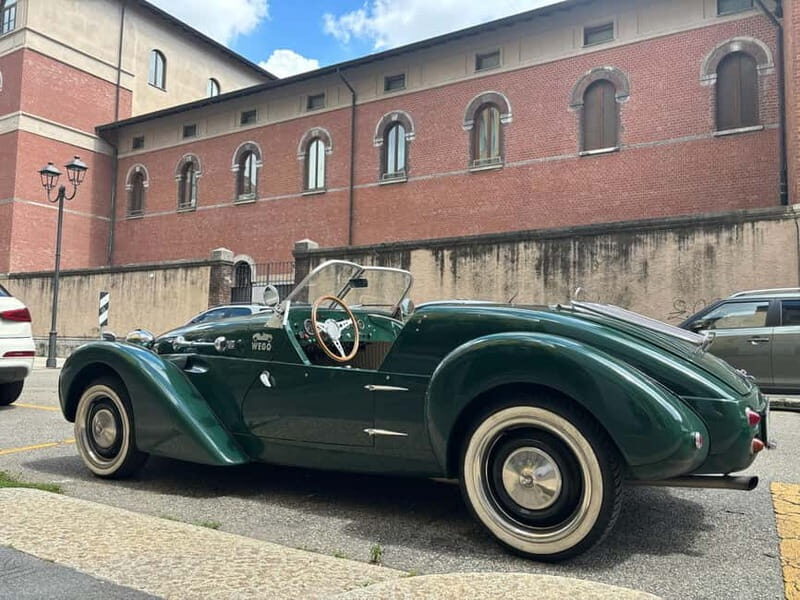 Milan: City Highlights Private Tour by Vintage Car - Passing through the in-between streets: why the route matters