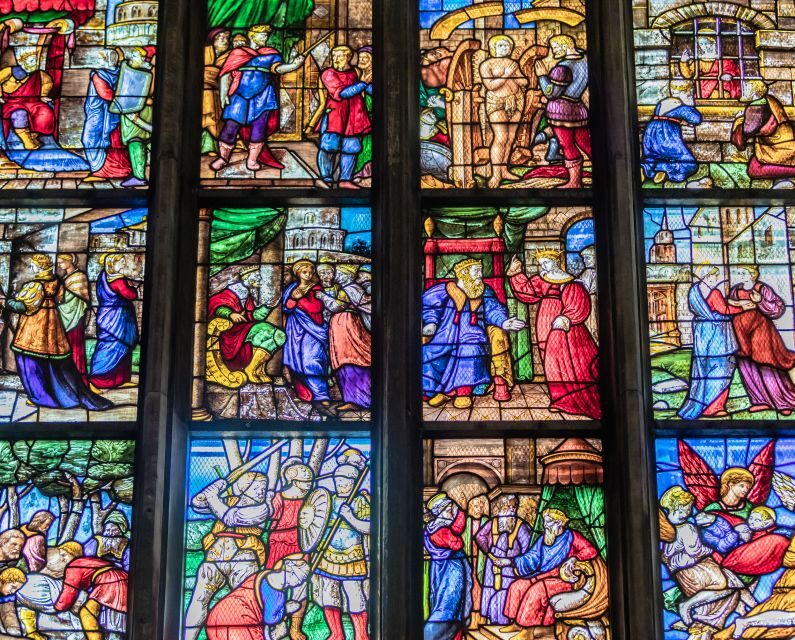 Milan Duomo Cathedral Tour - Guides in action: what “licensed” and small-group really feel like