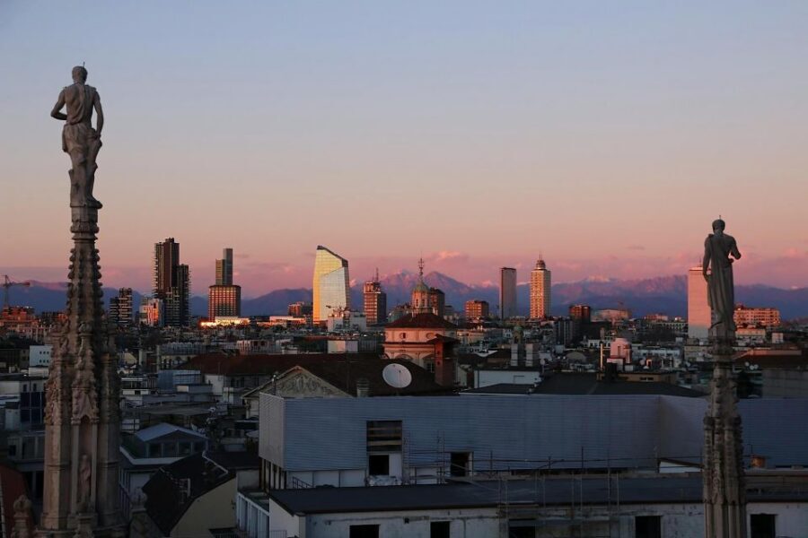 Milan: Express Walk with a Local in 90 minutes - Milan’s Fashion District on Foot: Style You Can Actually See