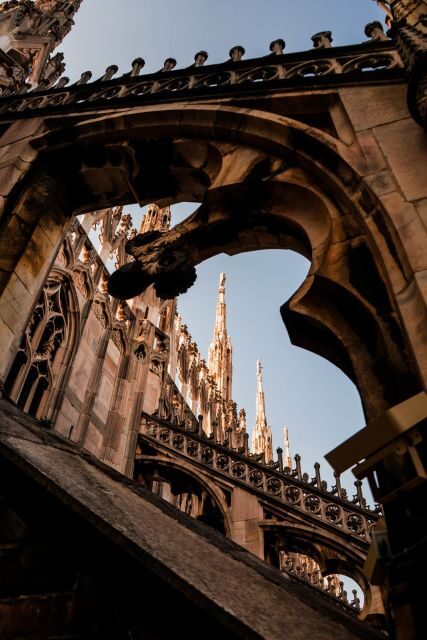 Milan: Express Walk with a Local in 90 minutes - Teatro alla Scala: Opera Landmarks with Real-World Meaning