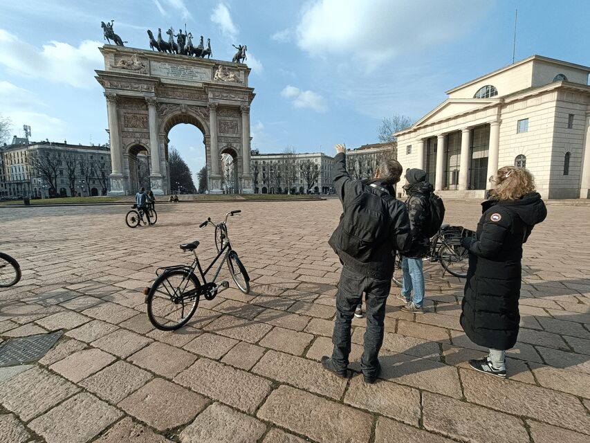 Milan: Guided Bike Tour - Sforza Castle’s courtyards: art and power in one planned stop