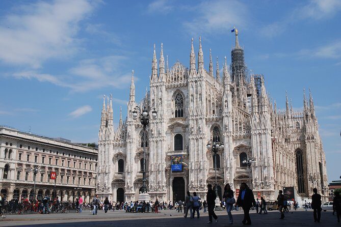 Milan : ITALIAN FOOD TOUR - 3h - Brera District for pizza or focaccia: street food with a neighborhood feel