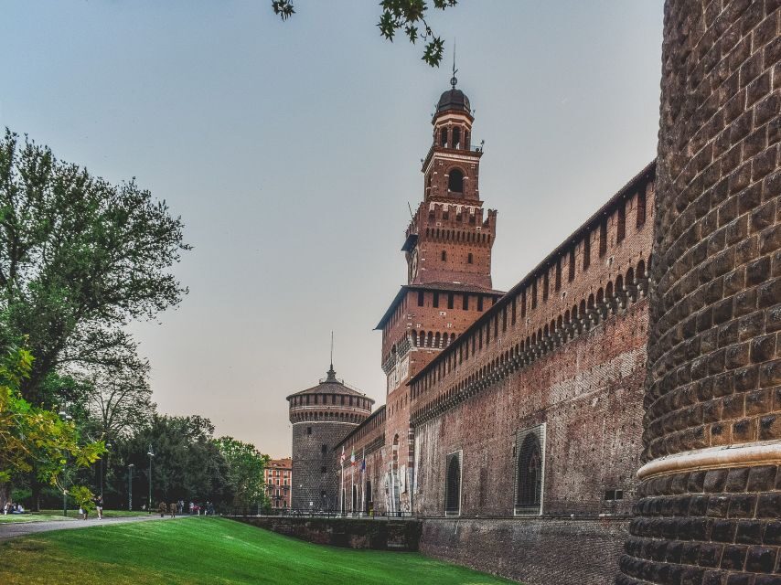 Milan: Last Supper and Sforza Castle Tour - A quick pause at Piazzale Cadorna