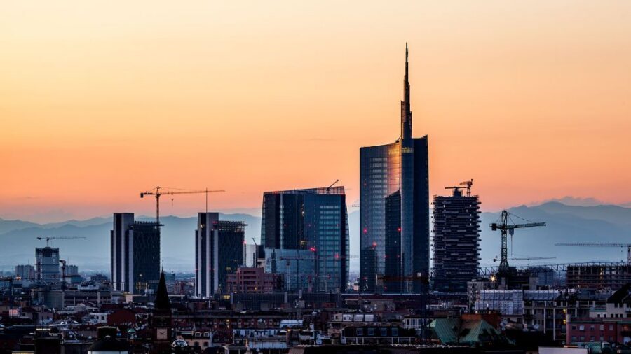 Milan: Piazza Gae Aulenti and Pelli Tower Walking Tour - Key highlights to look for