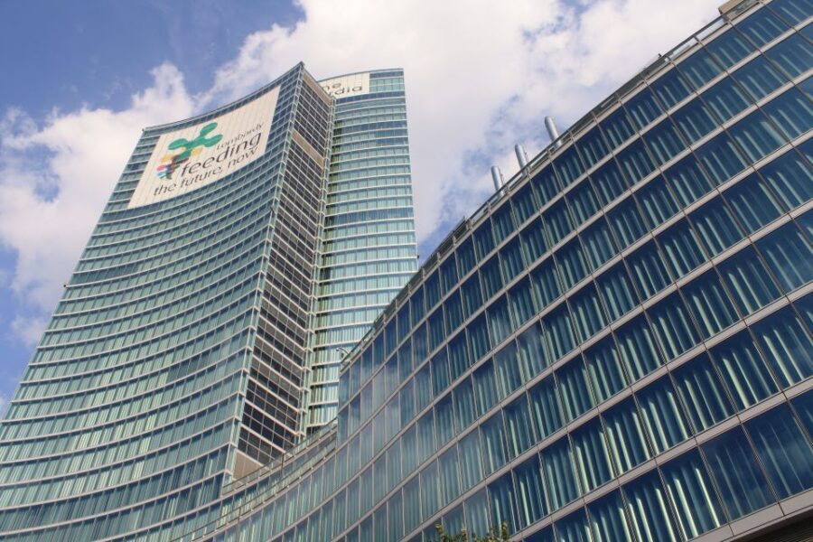 Milan: Piazza Gae Aulenti and Pelli Tower Walking Tour - Practical tips so you enjoy it more