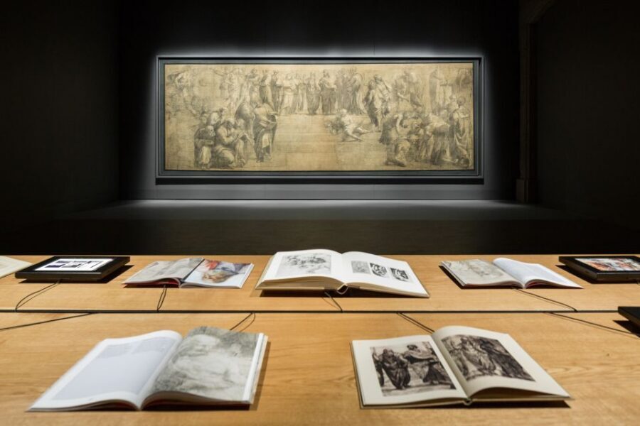 Milan: Pinacoteca Ambrosiana and San Sepolcro Crypt Ticket - The library reading room and Codex Atlanticus drawings