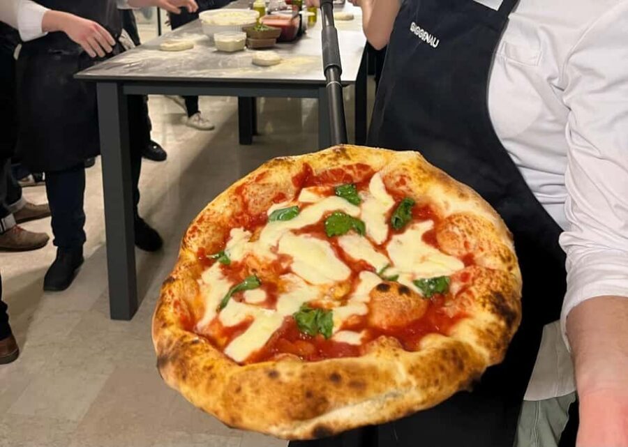 Milan: Pizza and Tiramisu Cooking Class with Wine Tasting - The 2-hour schedule: tiramisù first, then pizza dough and baking