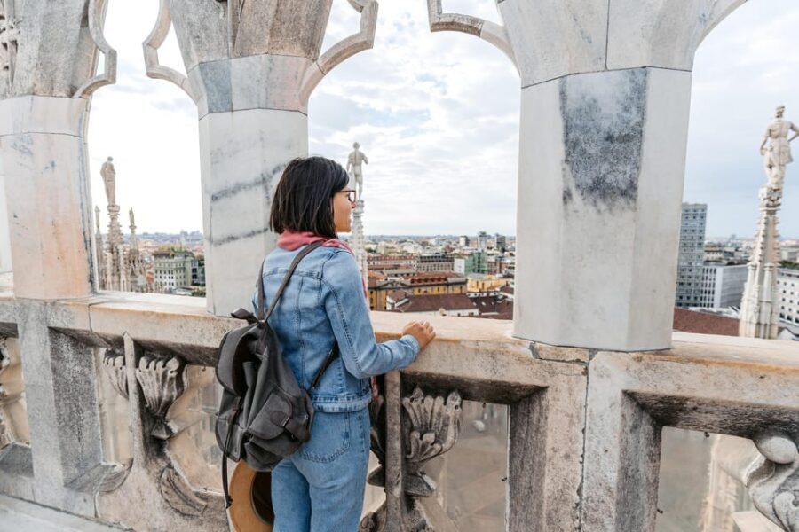 Milan: Private Duomo Cathedral and Roof Top Guided Tour - Meeting at Mondadori Megastore: how to start smoothly