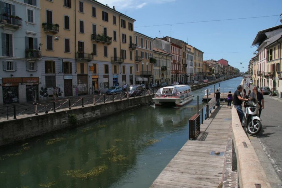 Milan: Private Sightseeing & Shopping Tour with a Local - Shopping in Milan, Without the Guesswork