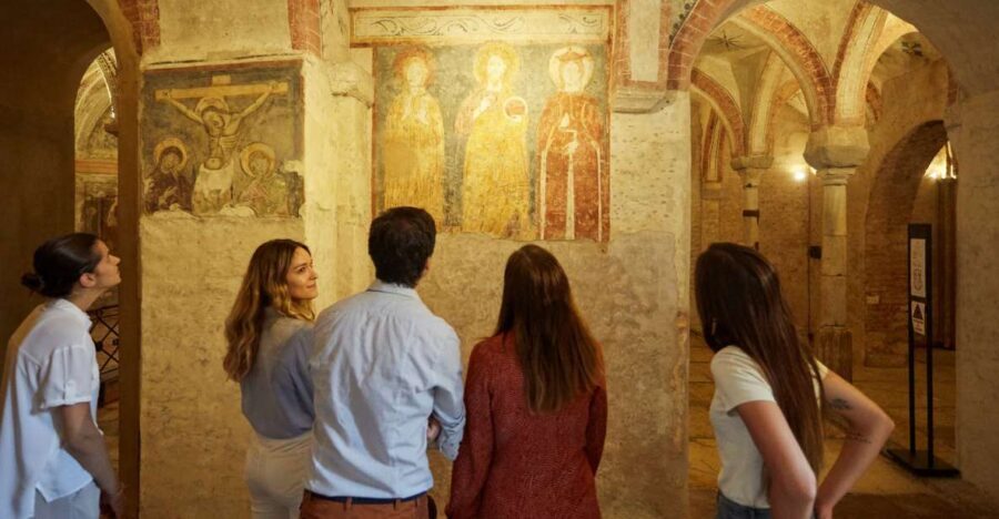 Milan: San Sepolcro Crypt Skip-the-Line Entry Ticket - Entering the Crypt of San Sepolcro: a church built underground on Roman ground