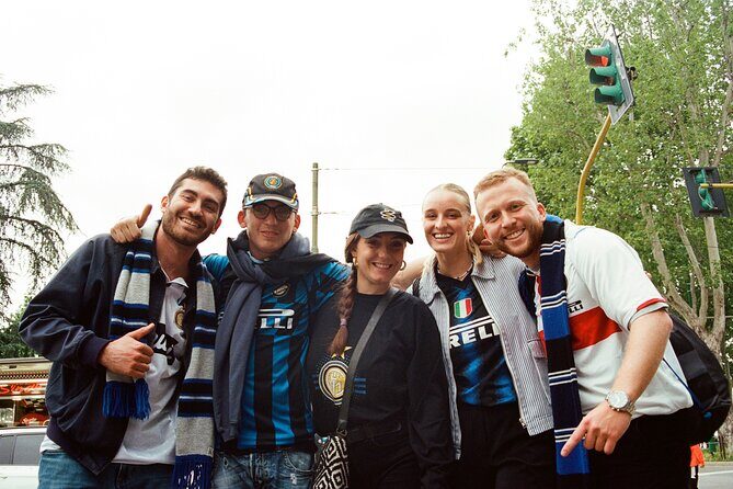 Milan: See a football game in Milan together with locals - What you actually do from 6:00 pm to kickoff and beyond