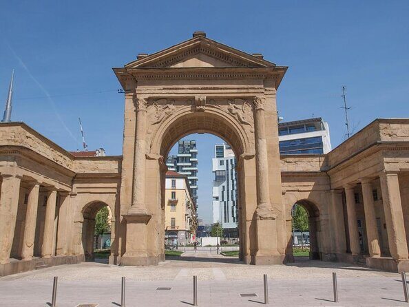 Milan Skyscrapers Guided Tour: Porta Nuova, Unicredit tower & Vertical Forest - Key things I’d plan around