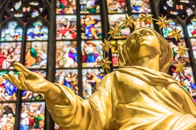 Milan Super Saver: Skip-the-line Duomo and Rooftop Tour - Stop 1: Piazza del Duomo (you’re already in the right place)