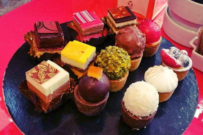 Milan: Sweet Delights Patisserie Tour by Do Eat Better - Where the tour starts: Largo Guido Donegani to Duomo’s doorstep