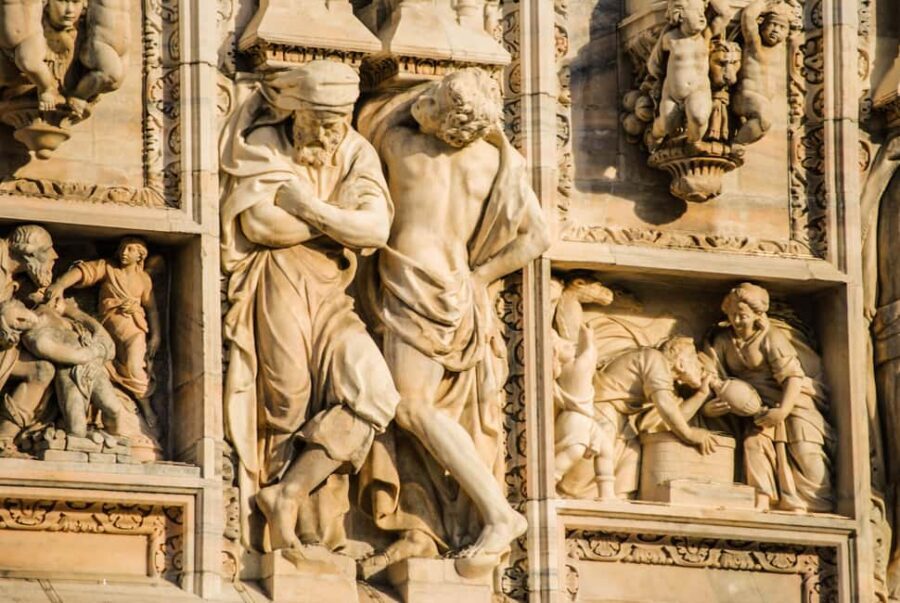 Milano: Highlights Private Tour, Duomo, Castle & Gelato - The La Scala Area Connection: Theater, Statues, and Street-Level Milan