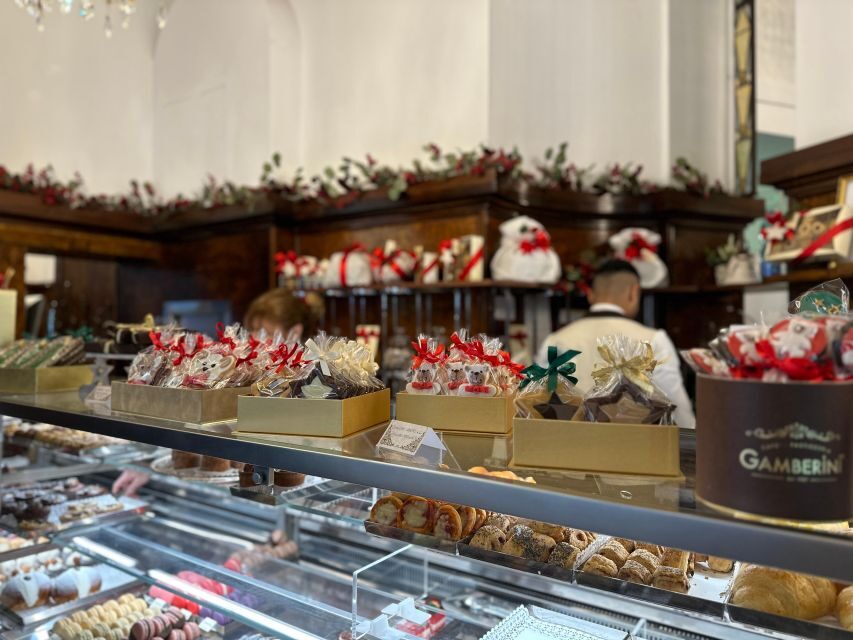 Milan's Panettone Tour - Meet at Fontana di San Francesco and the Central Milan Walk
