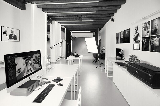 Portrait and Photographic Workshop in Milan - Portrait session in 90 minutes: studio portraits and outdoor frames