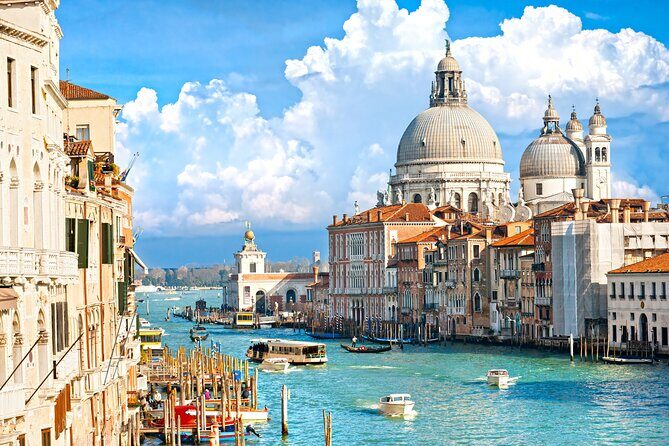 Private transfer from Milan to Venice, English speaking driver - Venice last-mile moments: water taxis and port-ready help