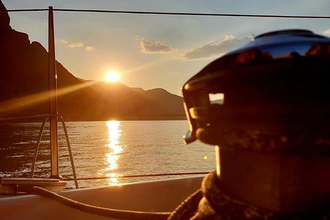 Sailing at Sunset on Lake Como: How to escape from daily routine - Key things to know before you go