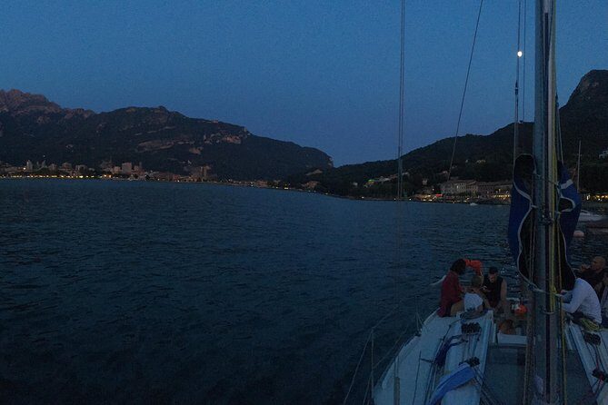 Sailing at Sunset on Lake Como: How to escape from daily routine - What to pack for a breezy Como evening